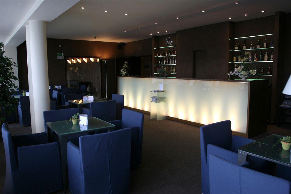 Hotel Sirius Huy Interior foto